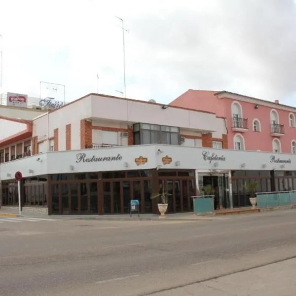 Hotel Frijon, hótel í Aceuchal