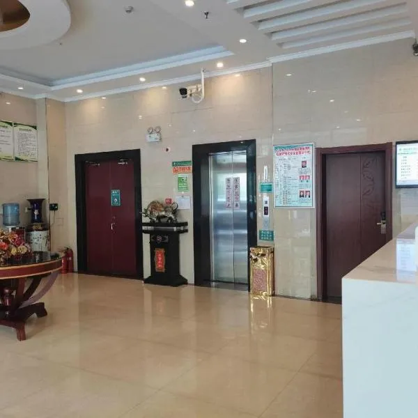 GreenTree Inn Shanxi Luliang Fengshan Road Central Park Express Hotel, hotel em Luliang