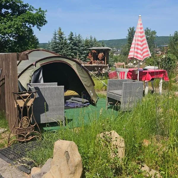 Camping im Igluzelt im Privatgarten mit warmer Lutzmatratze und Komfort Schlüchtern Main-Kinzig, hotel i Schlüchtern
