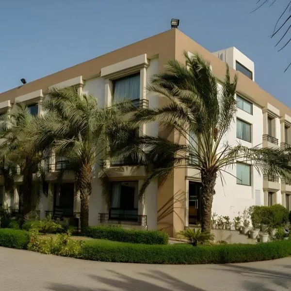 Quality Inn Palms, hotel sa Gandhidham