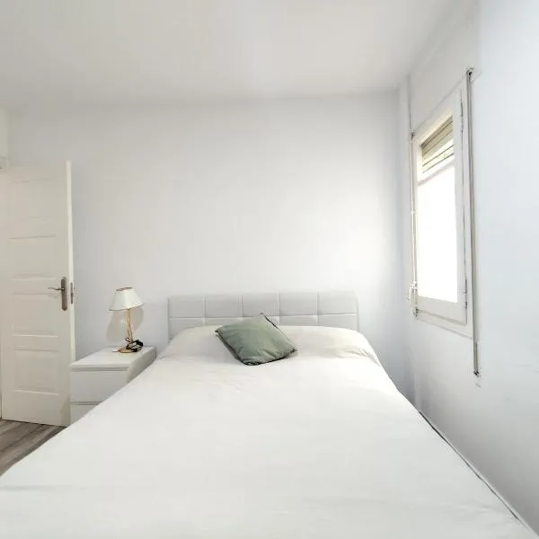 산트 아드리아 데 베소스에 위치한 호텔 Great apartment just 20 minutes from downtown