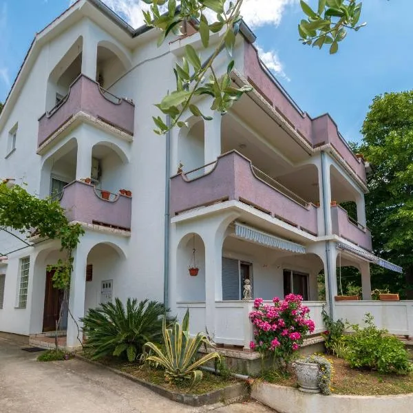 Apartment Marija โรงแรมในราบ