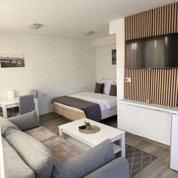 Lux Studio Apartments: Žabljak şehrinde bir otel