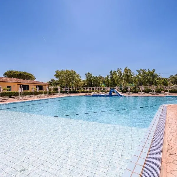 Hotiday Marina di Cecina, hotel din La Cinquantina