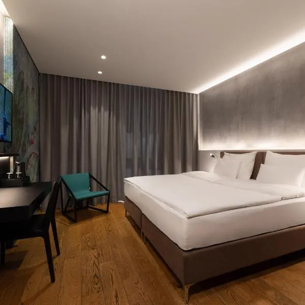 Hotel A plus, hotel di Celje