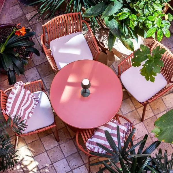 Hôtel Amphithéâtre, hotel a Arles