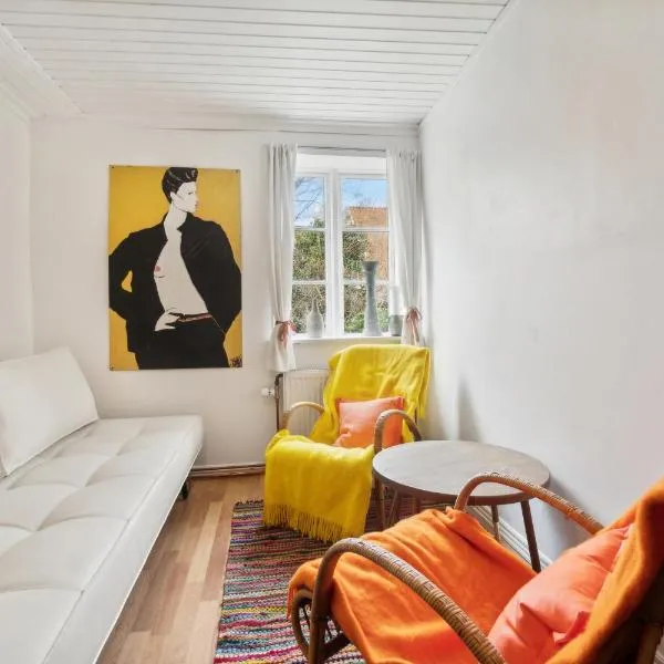 Lovely Holiday Apartment In Rønne, hotel v mestu Rønne
