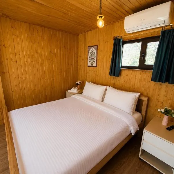 Kolsay Tanbalytas Wood panel house、Kolʼbastauのホテル