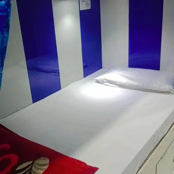 Kartar Dormitory - a unit of Kartar Yatri Niwas, hotel in Kānpur