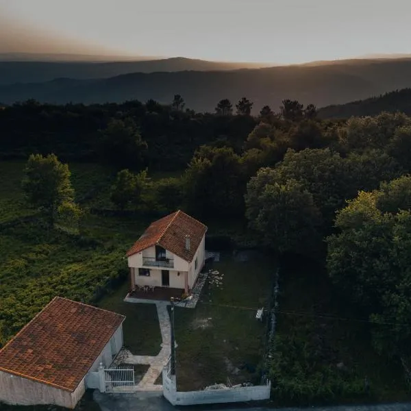 Brisas do Monte, Casa en la montaña, Ribeira Sacra, hotel Nogueira de Ramuínban
