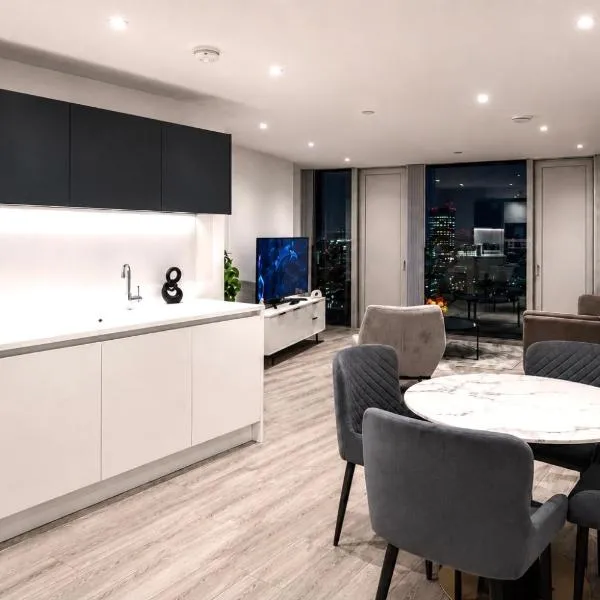 Modern 2 Bed Penthouse with Stunning views in Manchester City Center, hotel a Manchester