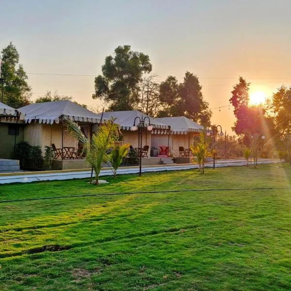 Whispering Woods, hotel u gradu 'Gorthan'