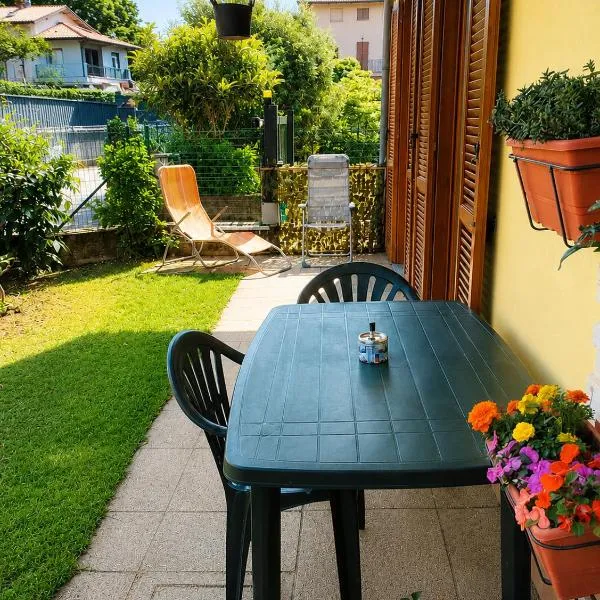 House of Camellias - Ground Floor with Garden, hotel em Besozzo