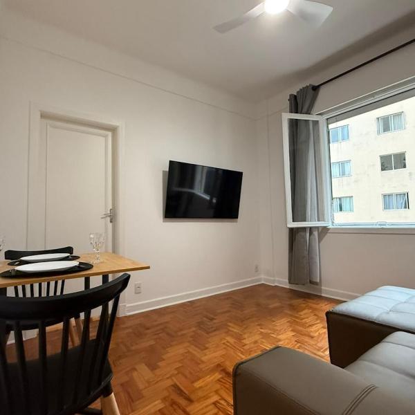 Modern Getaway in Roosevelt Square
