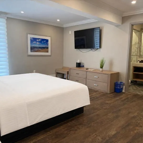 Colonial Hotel & Suites, hotel i Grand Bend