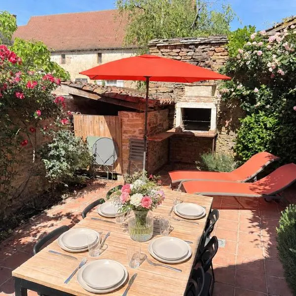 La Maison Rosie, Charme bourguignon, vue château, terrasse, hotel em Étrigny