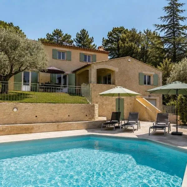 La Garrigue des Alpilles - Villa de charme avec piscine privée au Paradou, hotel in Paradou