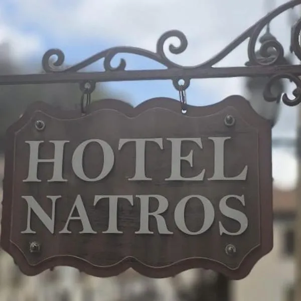 Hotel Natros, hotel din Rocca Pia