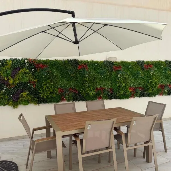 Skyline Holiday Maisonette: Mellieħa şehrinde bir otel