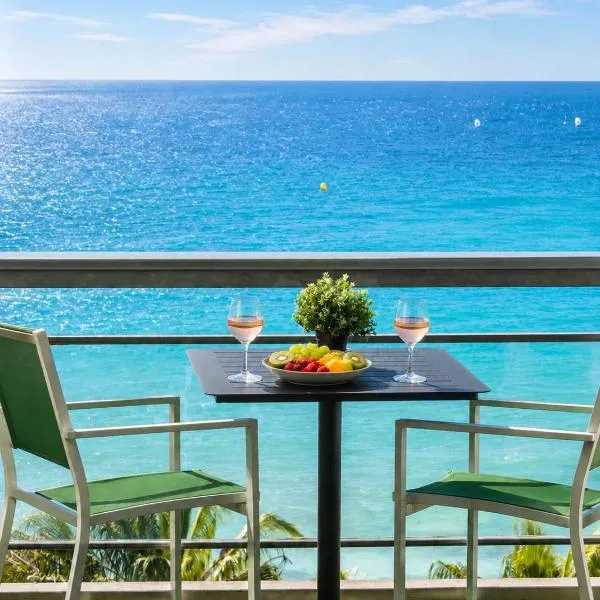 Beautiful beachfront apartment, hotel in Cagnes-sur-Mer