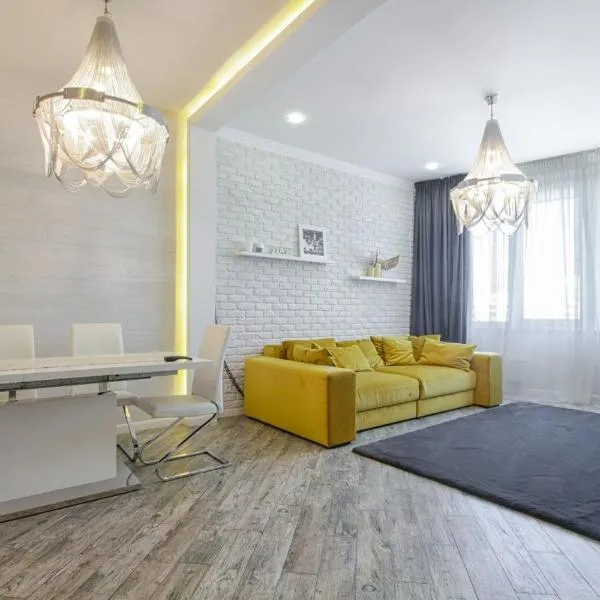 Море - перша лінія -вид з вікна на світанки, hôtel à Odessa