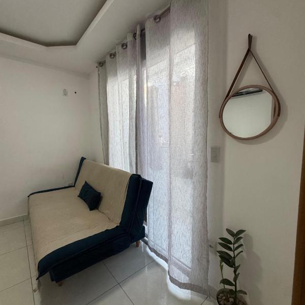 Apartamento simples com o luxo do mar perto