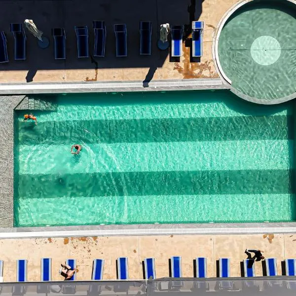 Imperial Hotel, hotel sa Tale