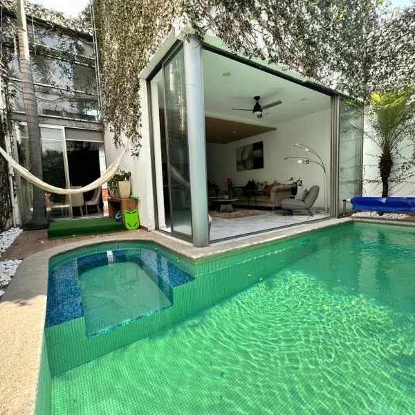 Beautiful House with Climate Pool and Jacuzzi, hotel v destinaci Colima