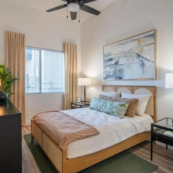 Golf & Sun Stay Rooftop Deck, Heated Pool Nearby, Hotel in Scottsdale