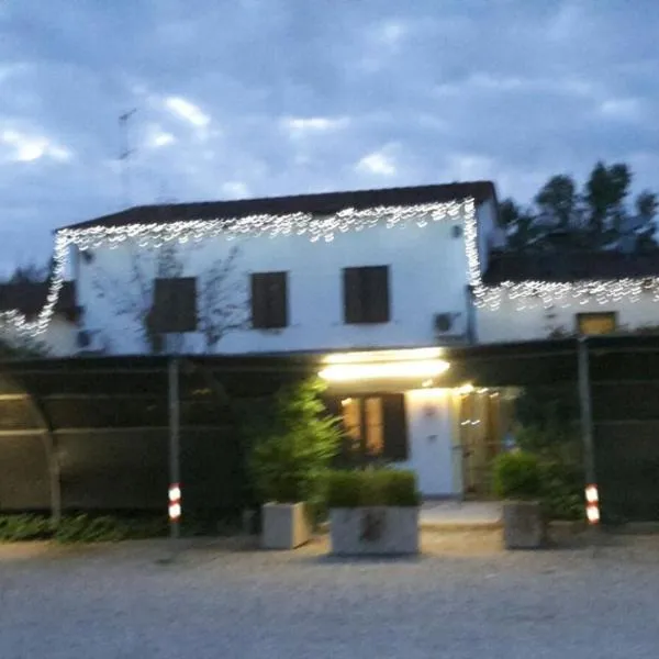 Laghi Paradiso, hotel in Rovereto sulla Secchia