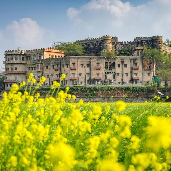 Neemrana's - Hill Fort - Kesroli, hotel sa Alwar