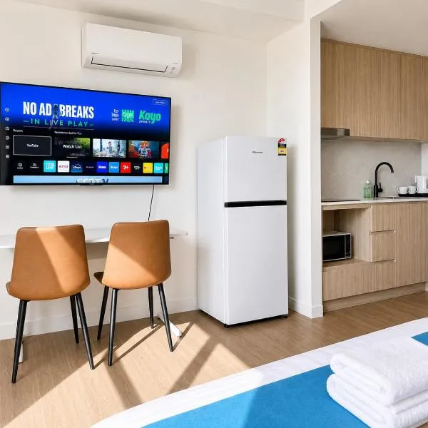 Granville Studio Ensuite toilet and kitchen, hotel in Clyde