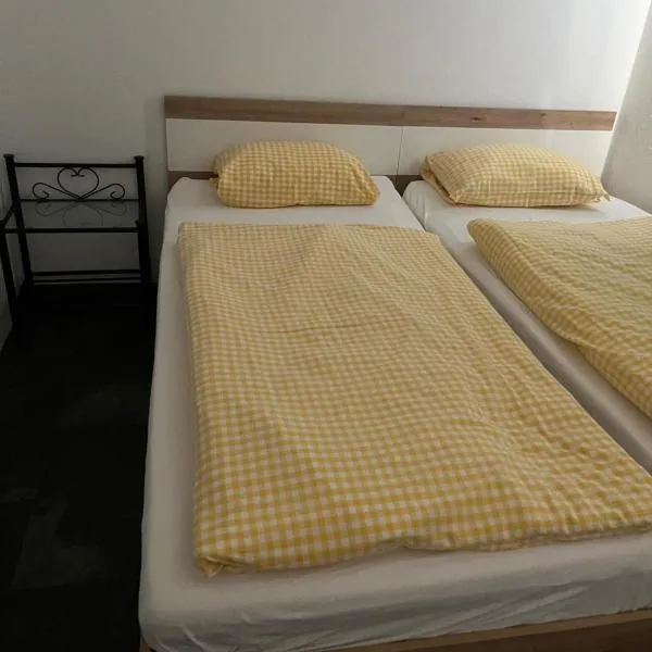 Double Room Stegersbach، فندق في شتيغرسباخ