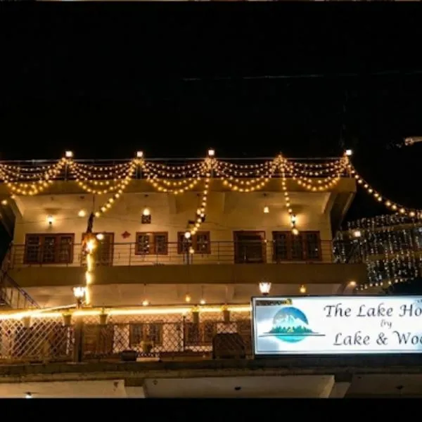 The lake house by lake & woods, hotel di Bhīm Tāl