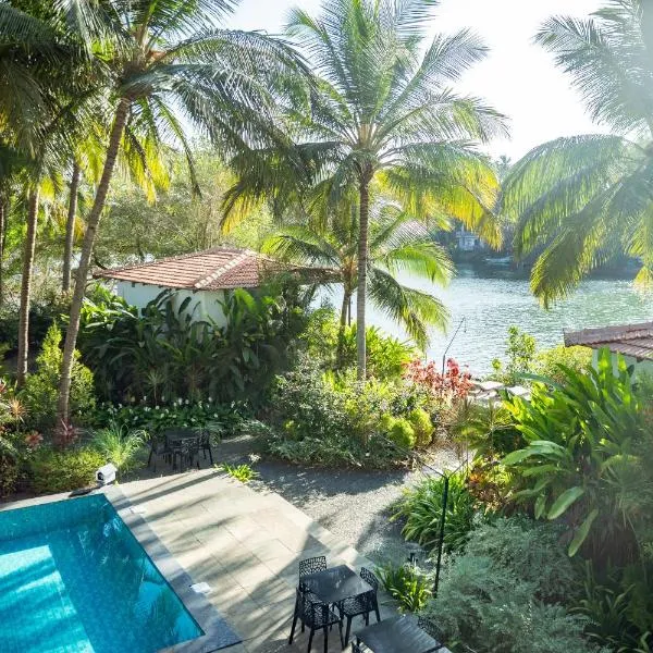 Pont Bleu Suites - boutique hotel -Riverside & Pool، فندق في محطة كاناكونا