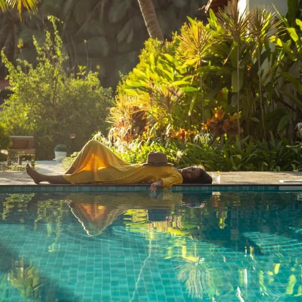 Pont Bleu Suites - boutique hotel -Riverside & Pool，恰納喬納的飯店
