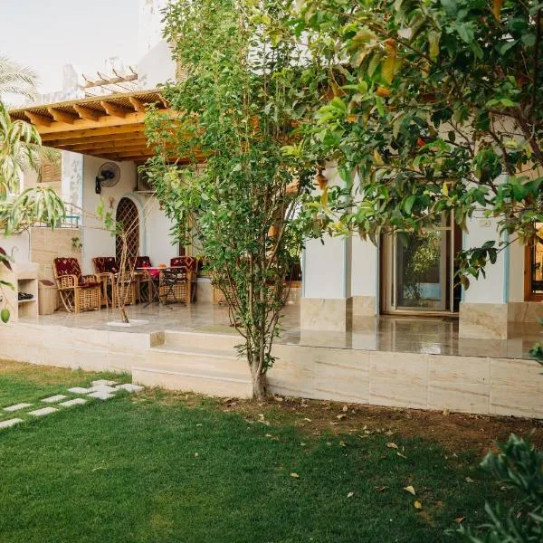 Tranquil Villa in Fayoum Private Pool Garden Lake Access – hotel w mieście Kaḩk al Baḩrīyah