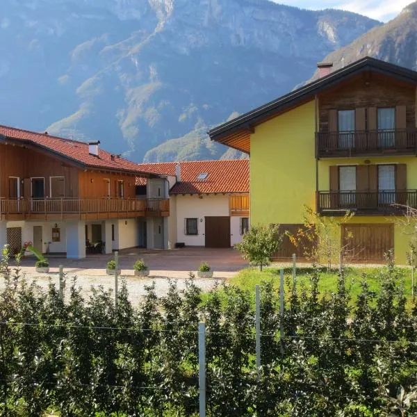 Agritur Clementi, hotel v destinaci Nave San Rocco