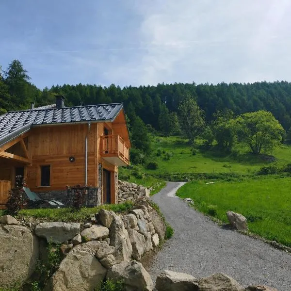 Les 2 Chalets Alpins & Bains Nordiques, hotel i Saint-Michel-de-Chaillol