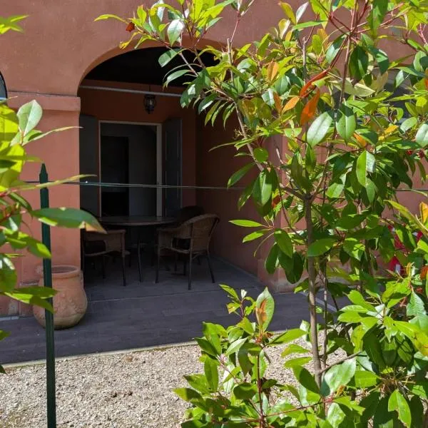 La Corte della Villa Apartment, Modena and Bologna، فندق في Ravarino