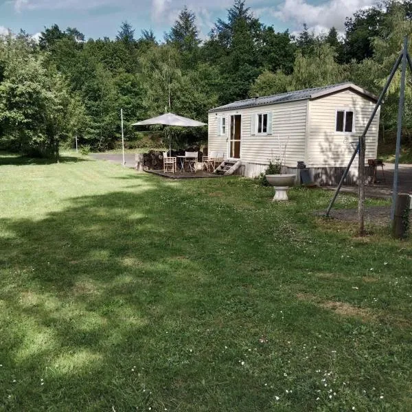 Augignac에 위치한 호텔 La Sapinière 24- mobile home - nature - 3 people