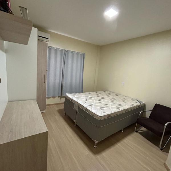Apartamento amplo completo e climatizado - Foto 2