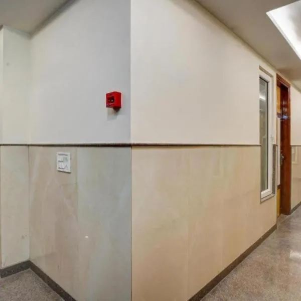 Hotel Urban ECG Grand - Inn Near IGI Delhi Airport photo 2