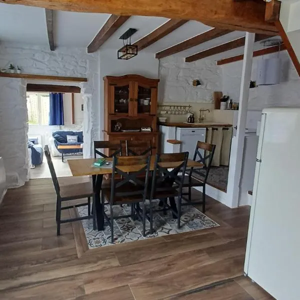 Pont Menou Bretagne, hotell i Plouégat-Guérand