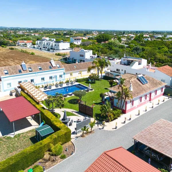 Maria's Village, ξενοδοχείο στην Ταβίρα