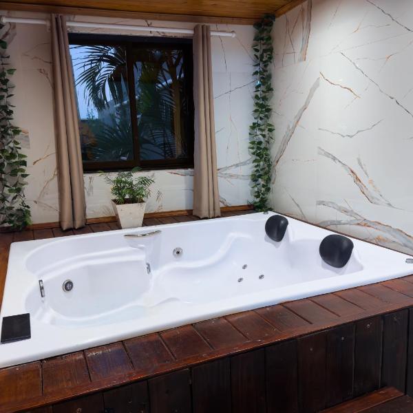Cabana com Hidro, Lareira e Piscina Privativa - Foto 3