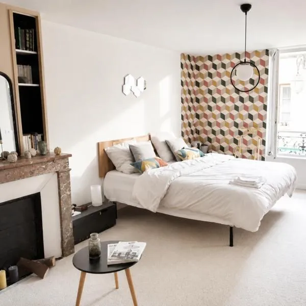 ROOMS HOME CSM Suites privees élégantes entre Reims et Disneyland Paris 1 à 8 personnes – hotel w mieście Charly-sur-Marne