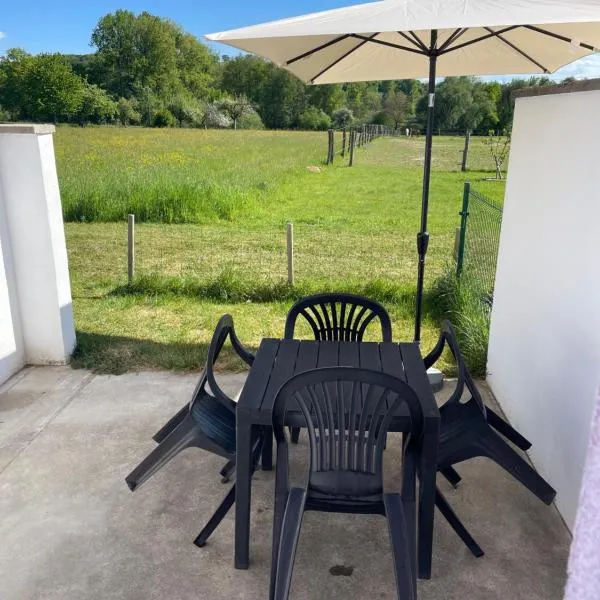 Studio de plein pied avec terrasse, hotel em Joncherey