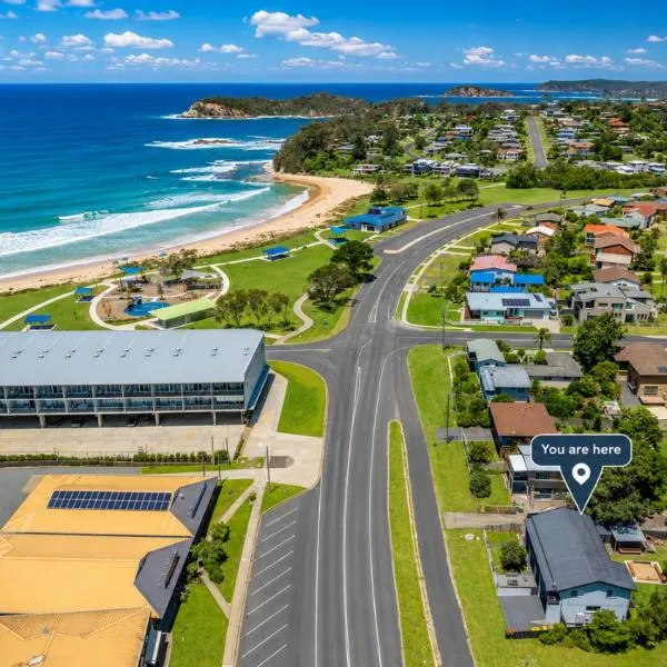 SKYES BEACH HOUSE spas sauna arcade machines, hotel in Malua Bay