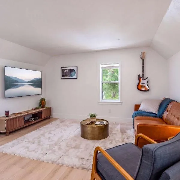 Rhythm at The Key - 1mi to UF & DT , Full Kitchen, hotel en Gainesville